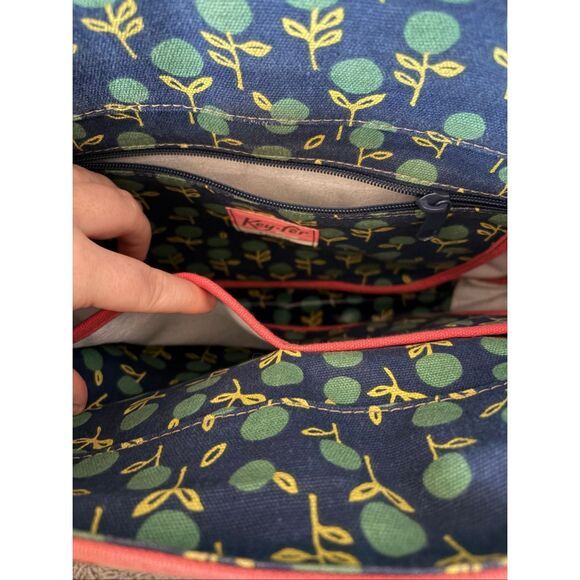 Vintage Fossil Key-Per Coated Canvas Multi-Color Floral Messenger Bag - Picture 11 of 14